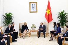 Thủ tướng tiếp bà Nena Stoiljkovic, Phó Chủ tịch IFC phụ trách khu vực châu Á - Thái Bình Dương. Ảnh: Quang Hiếu