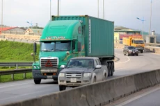 Thời gian tới, Bộ GTVT sẽ tăng cường kiểm soát tải trọng phương tiện vận chuyển đường bộ. Ảnh: Minh Hoa