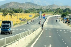 Kết nối đông tây yếu kém, di chuyển giữa các tỉnh Nam Trung Bộ và Tây Nguyên mất rất nhiều thời gian nên không thuận lợi để phát triển. Ảnh: Lê Tiên