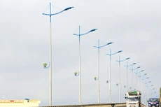 Gói thầu Xây lắp hệ thống chiếu sáng Quảng Trị thuộc Dự án Phát triển các đô thị dọc hành lang tiểu vùng sông Mê Kông tỉnh Quảng Trị. Ảnh: Hoài Tâm