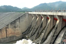 Dự án Nhà máy Thủy điện Hòa Bình mở rộng có tổng mức đầu tư hơn 8.596 tỷ đồng, do Tập đoàn Điện lực Việt Nam làm chủ đầu tư. Ảnh: TTXVN