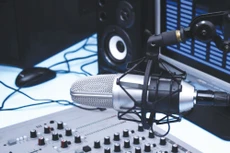 Gói thầu Mua sắm vật tư thiết bị nâng cấp Đài Truyền thanh cơ sở xã Ân Hảo Tây và xã Bok Tới chọn nhà thầu theo hình thức chào hàng cạnh tranh.