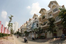 Thuế thu hàng năm trong quá trình sử dụng tài sản hiện chỉ tương đương khoảng 0,036% GDP. Ảnh: Lê Tiên