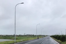 Vào tháng 11/2017, nhiều hạng mục xây dựng hệ thống điện chiếu sáng và vỉa hè đoạn đường vào ga hàng không sân bay Tuy Hòa bị tố thi công trước đấu thầu