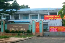 Theo phản ánh, khi nhà thầu đến Trường THPT Ngô Sĩ Liên thì không mua được HSMT do đang tổ chức thi tốt nghiệp phổ thông quốc gia, nên không có người để bán HSMT