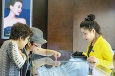 Giá vàng trong nước suy yếu. Ảnh:Thành Nguyễn.