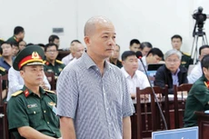 Sau khi Tổng công ty Thái Sơn rút hết vốn, bị cáo Đinh Ngọc Hệ (Út Trọc) vẫn nhiều lần lấy danh nghĩa doanh nghiệp quân đội để thu lợi bất chính