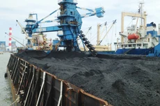 Công ty CP Tư vấn và xây dựng Phú Xuân trúng Gói thầu Cung cấp dịch vụ bốc dỡ than phục vụ vận hành Nhà máy Nhiệt điện Duyên Hải 1, với giá trúng thầu 175,875 tỷ đồng. Ảnh: Đ.H. Tùng