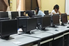 Bên mời thầu đánh giá không chính xác tính năng, thông số kỹ thuật và tiêu chuẩn chất lượng của sản phẩm máy tính, dẫn đến sai lệch kết quả đấu thầu