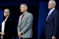 Alice, Jim và Rob Walton - 3 người con của nhà sáng lập Walmart - Sam Walton - Ảnh: Bloomberg.