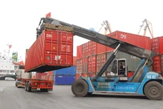 Chênh lệch về tốc độ tăng trưởng là thách thức rất lớn đặt ra cho các DN logistics để đồng hành phát triển cùng các DN thương mại điện tử. Ảnh: Lê Tiên