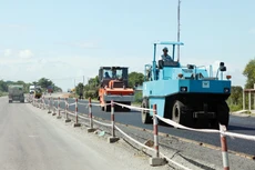 Ban Quản lý dự án đầu tư xây dựng tỉnh Bắc Kạn vừa tổ chức lựa chọn nhà thầu thực hiện 2 gói thầu có tổng giá trị lên tới gần 350 tỷ đồng thuộc lĩnh vực xây dựng hạ tầng giao thông. Ảnh: Tường Lâm