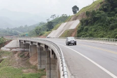 Nhà đầu tư nước ngoài vẫn còn e ngại, nhất là về tính nhất quán trong hệ thống pháp luật và minh bạch trong quá trình thực hiện dự án PPP tại Việt Nam. Ảnh: Tường Lâm