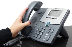 Nhà thầu phản ánh, nhiều lần liên lạc vào số điện thoại liên hệ phát hành HSMT Gói thầu Trường THCS Mỹ Lệ (Long An) vẫn không có người nghe máy. Ảnh: Hoài Tâm