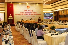 Thủ tướng Nguyễn Xuân Phúc đề nghị các cơ quan chức năng tháo gỡ tồn tại, góp phần thúc đẩy xuất nhập khẩu. Ảnh: Minh Phượng