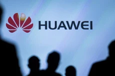 Huawei là nhà sản xuất điện thoại thông minh (smartphone) lớn thứ ba thế giới, sau Samsung và Apple.