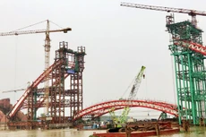 Công ty CP Cảng Hải Phòng đã tạm ngừng khai thác cầu cảng số 9, 10, 11 để phục vụ thi công cầu Hoàng Văn Thụ. Ảnh: Mỹ Hạnh