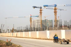 DN phải qua nhiều cửa, thực hiện nhiều thủ tục để được phép đầu tư xây dựng. Ảnh: Lê Tiên