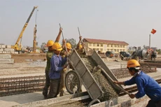 Khi nào công ty con được coi là nhà thầu phụ?