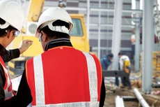 Nhà thầu có được thuê lại nhân công của Chủ đầu tư?