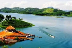 Yên Bái sẽ phát triển khu vực hồ Thác Bà thành một trung tâm du lịch sinh thái, nghỉ dưỡng, vui chơi giải trí của Tỉnh 
