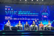Ông Trần Quang Hưng, Phó Bí thư Thành đoàn Hà Nội điều phối phiên Toạ đàm “Thanh niên, động lực bởi đổi mới, sáng tạo quốc gia” chiều 10/1/2021