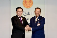 Chủ tịch Quốc hội Vương Đình Huệ và Chủ tịch Quốc hội, Chủ tịch Hạ viện Thái Lan Wan Muhamad Noor Matha.
