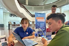 VNPT phối hợp cùng Bộ Công An triển khai cấp CCCD, kích hoạt định danh điện tử và cung cấp dịch vụ VNPT SmartCA tại trường ĐH Bách khoa Hà Nội