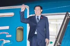 Chủ tịch Quốc hội Vương Đình Huệ tại sân bay quốc tế Nội Bài (Hà Nội), lên đường thăm chính thức Cộng hòa Cuba, Cộng hòa Argentina và Cộng hòa Đông Uruguay. Ảnh: TTXVN