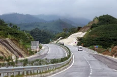  Bộ GTVT sẽ rà soát đối với các tuyến đường ôtô cao tốc phân kỳ đầu tư có quy mô 4 làn xe điều chỉnh lên đến 90km/h. Ảnh: Tường Lâm