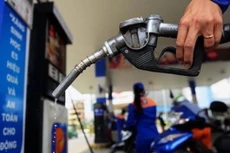 Giá xăng ở kỳ điều hành lần này được dự báo tăng 100 - 200 đồng/lít, nhưng nếu không trích lập hoặc được chi Quỹ bình ổn lại có thể giảm. Ảnh chỉ mang tính minh họa. Nguồn Internet