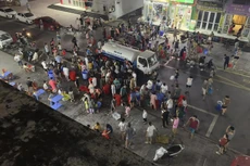 Cư dân xếp hàng lấy nước nhiều ngày qua tại KĐT Thanh Hà