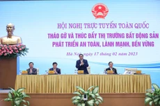Thủ tướng chủ trì Hội nghị trực tuyến thúc đẩy thị trường bất động sản phát triển lành mạnh, bền vững. Ảnh VGP