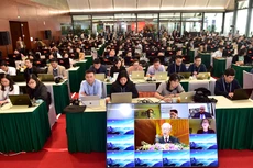 Hàng trăm phóng viên, biên tập viên, kỹ thuật viên trong nước và nước ngoài đưa tin về Đại hội Đảng lần thứ XIII . Ảnh VGP