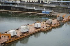 Cửa khẩu cầu Bắc Luân 1 khôi phục hoạt động xuất nhập cảnh. Ảnh: Internet