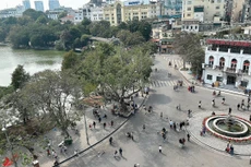 Thời gian tổ chức các không gian đi bộ trên địa bàn quận Hoàn Kiếm kéo dài thêm 1 ngày so với lịch hoạt động trước đó. Ảnh: Tường Lâm