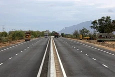 Hợp đồng 2 gói thầu thuộc Dự án Cải tạo, nâng cấp Tỉnh lộ 1 đoạn từ cầu Buôn Ky, TP. Buôn Ma Thuột đến Km49+00 đều được trao cho các nhà thầu địa phương, do đối thủ bị loại từ vòng ngoài bởi yêu cầu liên quan đến nguồn vật liệu thi công. Ảnh chỉ mang tính minh họa. Nguồn Internet