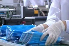 Tình trạng thiếu hụt đáng kể PPE ở nhiều quốc gia đã ảnh hưởng đến việc kiểm soát đại dịch Covid-19 trong vòng 18 tháng qua. Ảnh minh họa: Internet