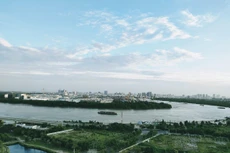 Thị trường bất động sản Việt Nam sôi động với các giao dịch thâu tóm quỹ đất quy mô lớn. Ảnh: Ngô Bảo Tín