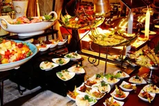 Để phục hồi kinh tế sau dịch và tiếp tục tăng trưởng trong năm sau, theo các chuyên gia, các doanh nghiệp F&B cần hoạch định các chiến lược mở rộng cửa hàng phù hợp. Ảnh: Internet