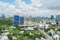 Việc chưa được hoàn thành nghĩa vụ tài chính với nhà nước để huy động vốn khiến nhiều chủ đầu tư mỏi mòn chờ đợi. Ảnh: Ngô Bảo Tín