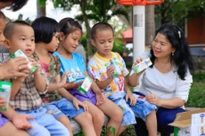 Quỹ sữa vươn cao Việt Nam và Vinamilk trao tặng 1,9 triệu ly sữa cho 21.000 trẻ em trong năm 2022