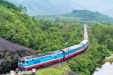 Đường sắt tăng cường thêm nhiều tàu Tết Dương lịch và Tết Nguyên đán 2023 đi các tỉnh miền Trung