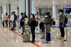 Đề xuất bỏ xét nghiệm COVID-19 với người nhập cảnh qua đường hàng không. Ảnh NIA