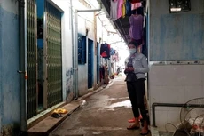 Người lao động tại một khu nhà trọ thuộc xã Thạnh Phú, huyện Vĩnh Cửu.
