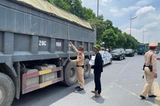 CSGT đã yêu cầu tháo, cắt thùng xe đã cơi nới gần 7.300 trường hợp. Ảnh Internet