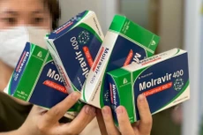 Bộ Y tế yêu cầu các địa phương tăng cường thanh tra, kiểm tra hoạt động mua, bán thuốc điều trị Covid-19 tại các cơ sở kinh doanh dược. Ảnh: Linh Giao