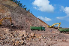 Theo phản ánh của một nhà thầu, HSMT yêu cầu đối với vật liệu đất đắp, nhà thầu phải đề xuất vị trí mỏ đất trên địa bàn tỉnh Kon Tum. Ảnh chỉ mang tính minh họa. Nguồn Internet