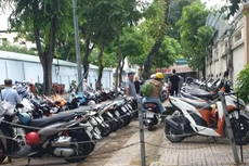 TP.HCM dẹp loạn bãi xe vỉa hè bệnh viện