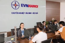 100% khách hàng EVNHANOI thanh toán tiền điện không dùng tiền mặt